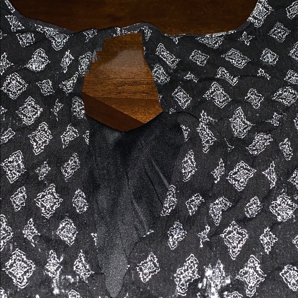 Black top  with diamond design- Torrid - Picture 5 of 5